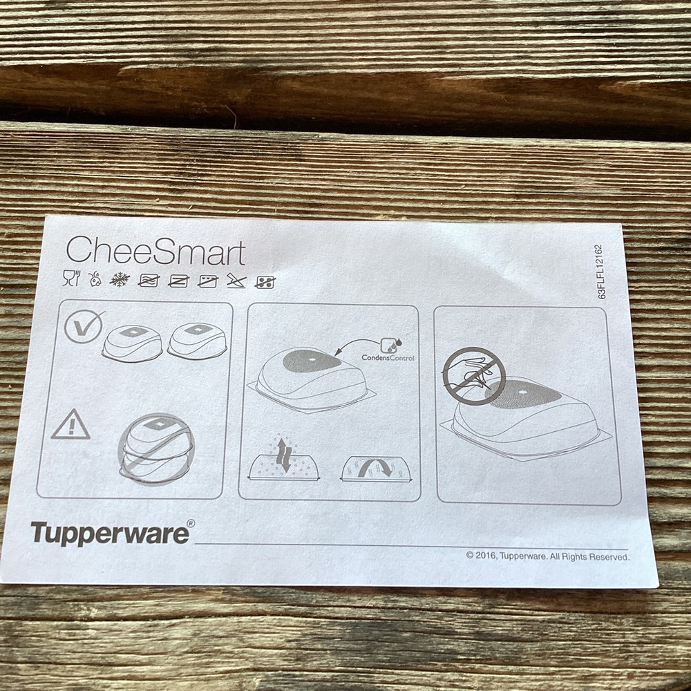 Tupperware CheeSmart square storage - Picture 4 of 4